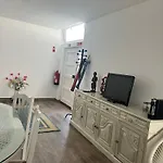 Ocean House Апартаменты *
